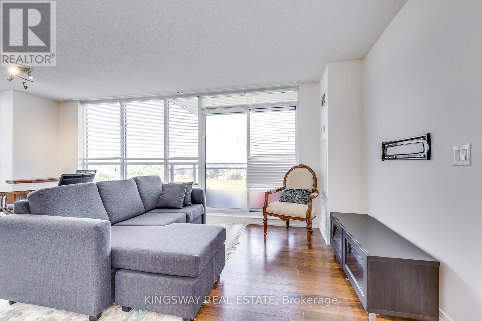 905 - 1060 Sheppard Avenue W, Toronto, Ontario  M3J 0G7 - Photo 7 - W12543564