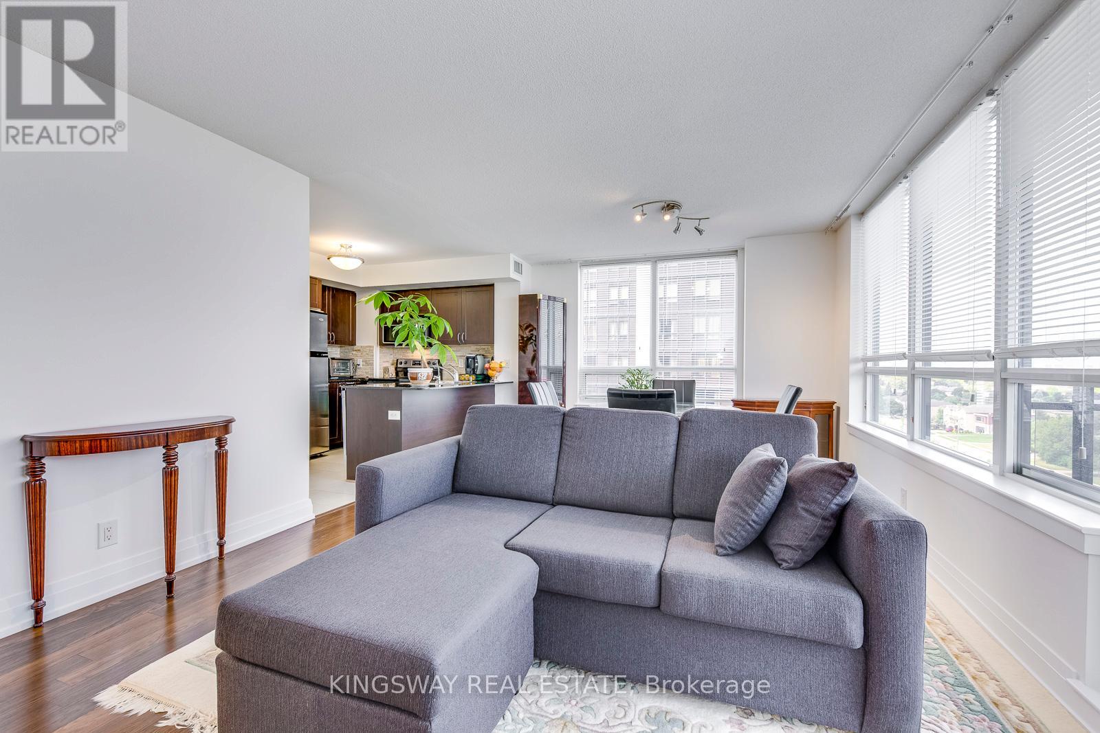 905 - 1060 Sheppard Avenue W, Toronto, Ontario  M3J 0G7 - Photo 9 - W12543564