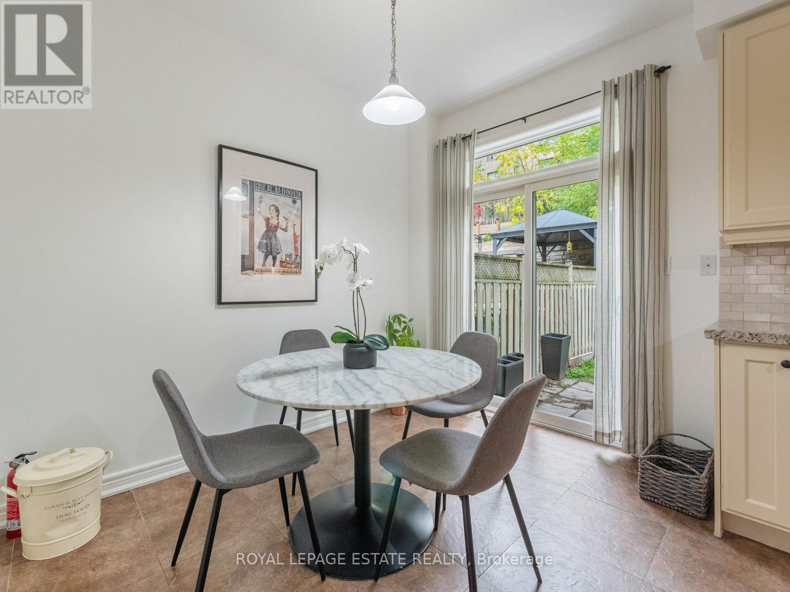 40 Bell Manor Drive, Toronto, Ontario  M8Y 0A4 - Photo 13 - W12543574