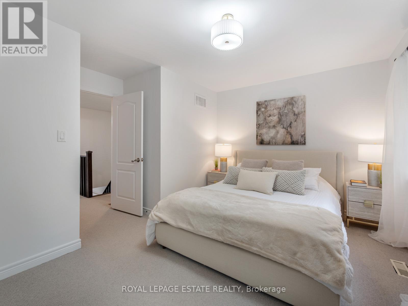 40 Bell Manor Drive, Toronto, Ontario  M8Y 0A4 - Photo 16 - W12543574