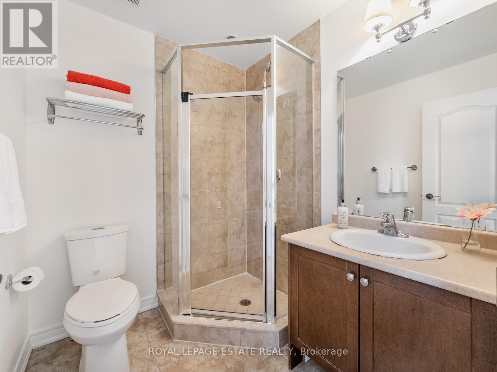 40 Bell Manor Drive, Toronto, Ontario  M8Y 0A4 - Photo 18 - W12543574