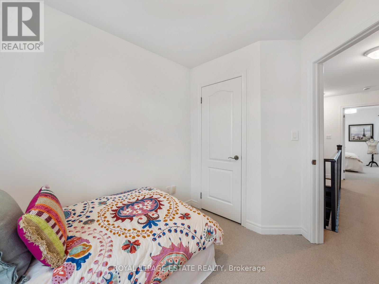 40 Bell Manor Drive, Toronto, Ontario  M8Y 0A4 - Photo 20 - W12543574