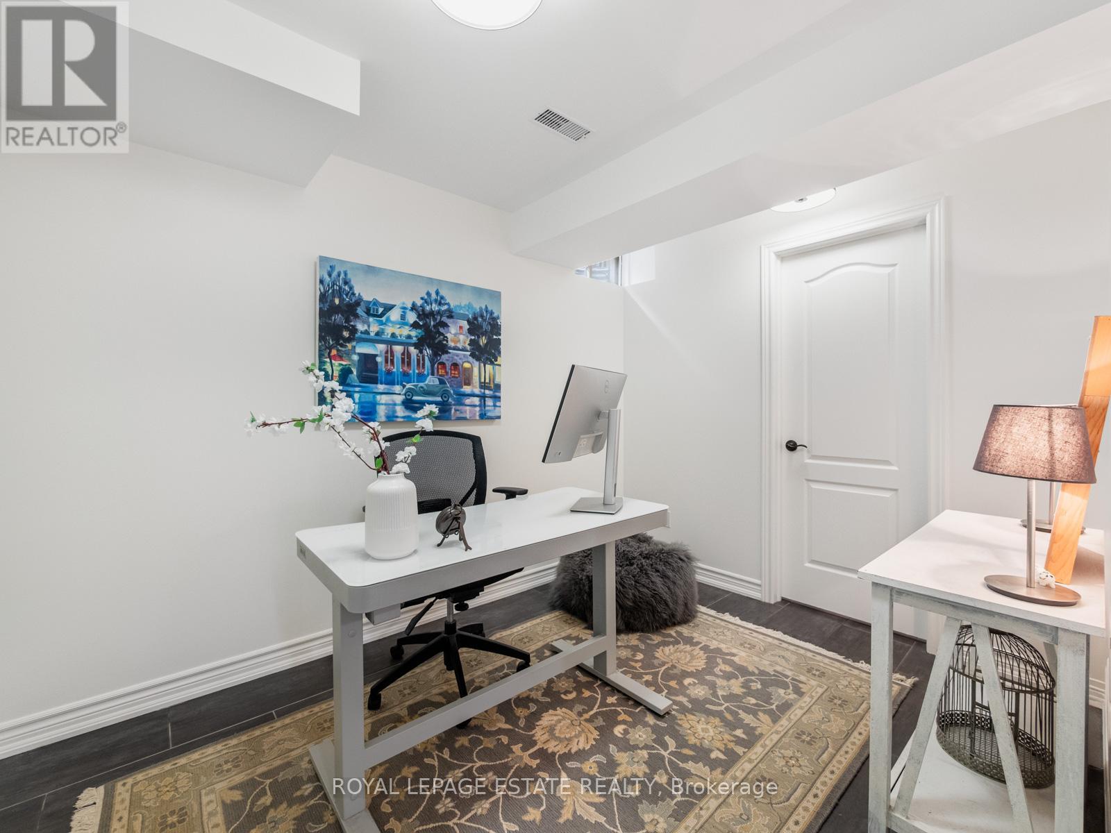 40 Bell Manor Drive, Toronto, Ontario  M8Y 0A4 - Photo 23 - W12543574