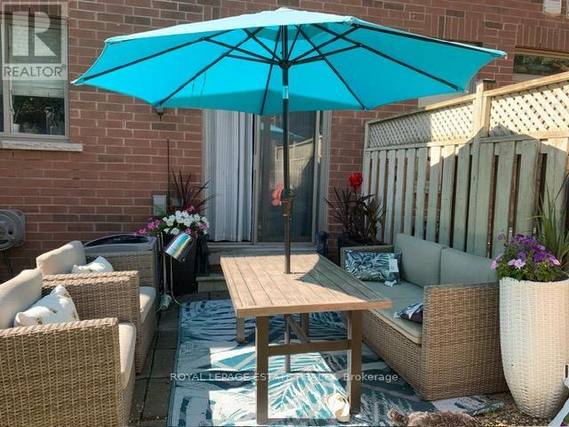 40 Bell Manor Drive, Toronto, Ontario  M8Y 0A4 - Photo 29 - W12543574