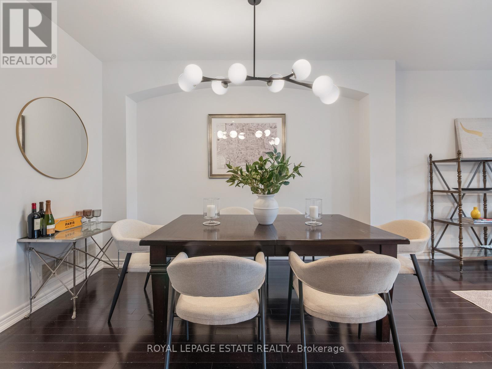 40 Bell Manor Drive, Toronto, Ontario  M8Y 0A4 - Photo 5 - W12543574