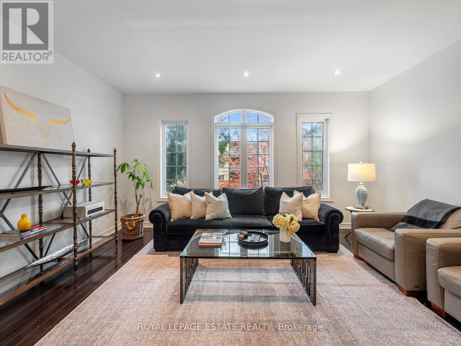 40 Bell Manor Drive, Toronto, Ontario  M8Y 0A4 - Photo 7 - W12543574