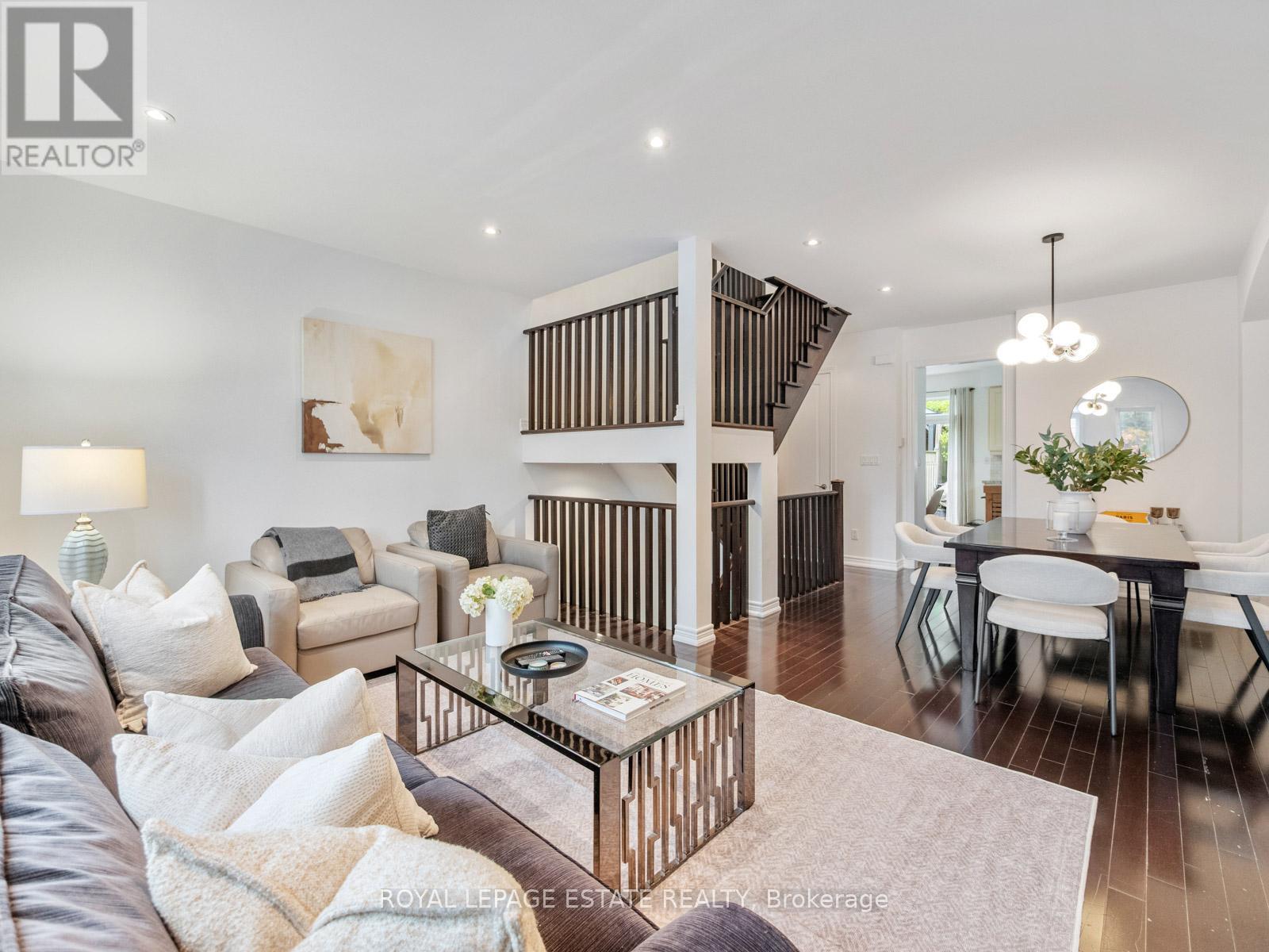 40 Bell Manor Drive, Toronto, Ontario  M8Y 0A4 - Photo 9 - W12543574