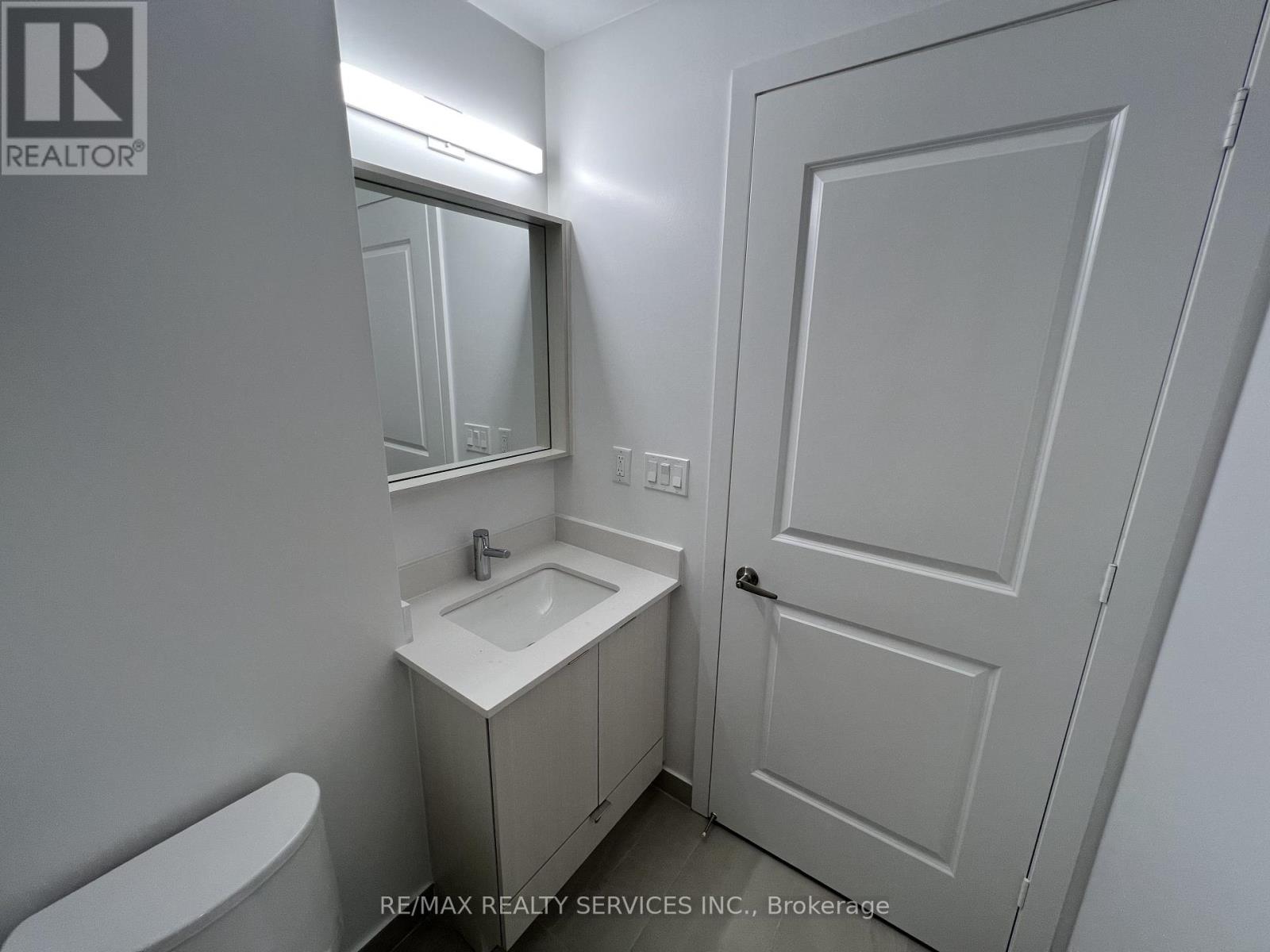 2209b - 4655 Metcalfe Avenue N, Mississauga, Ontario  L5M 0Z7 - Photo 13 - W12543588