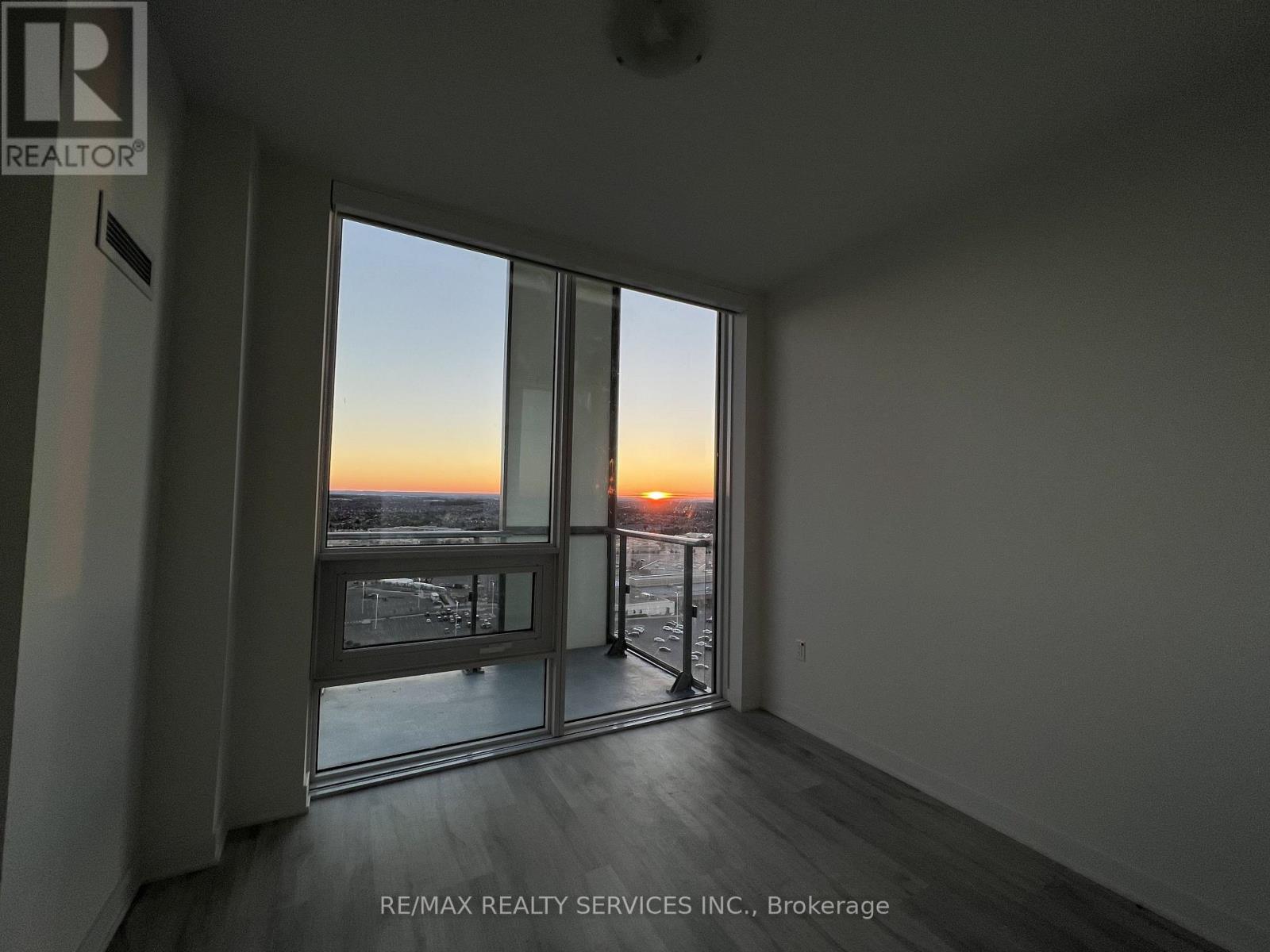 2209b - 4655 Metcalfe Avenue N, Mississauga, Ontario  L5M 0Z7 - Photo 15 - W12543588