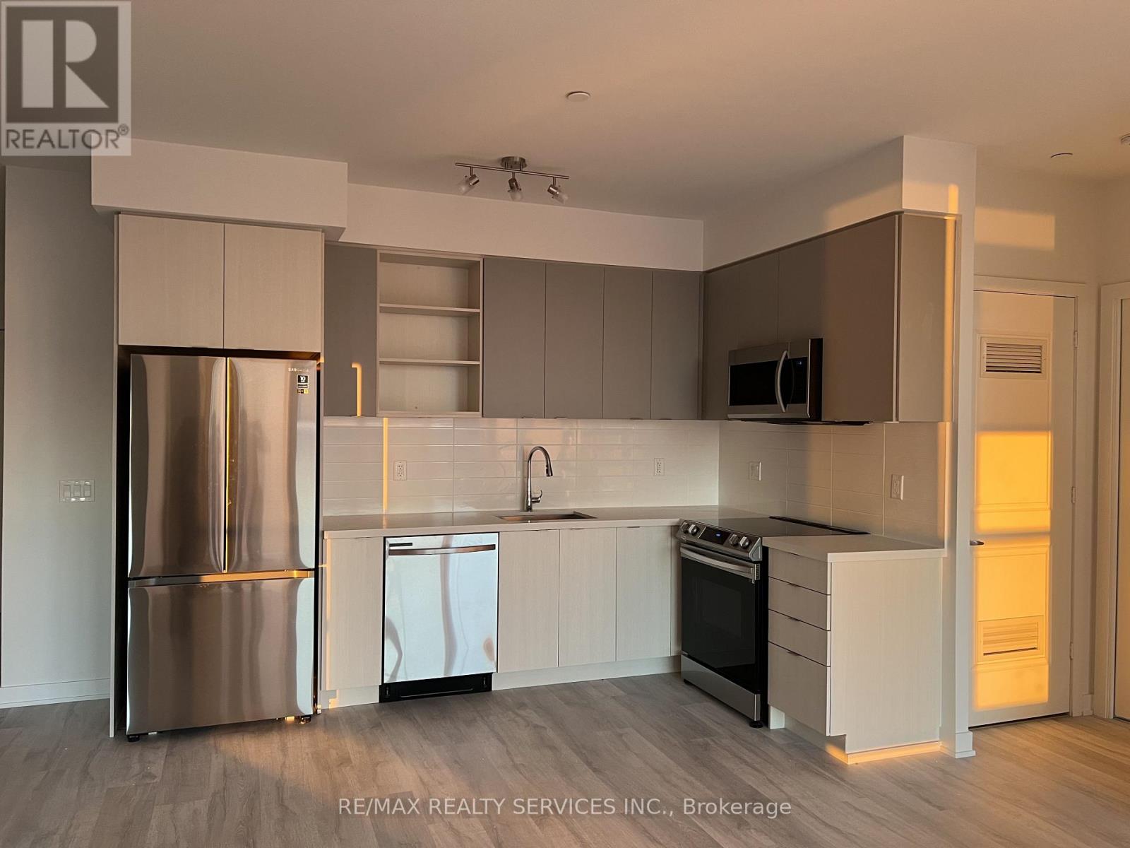 2209b - 4655 Metcalfe Avenue N, Mississauga, Ontario  L5M 0Z7 - Photo 8 - W12543588