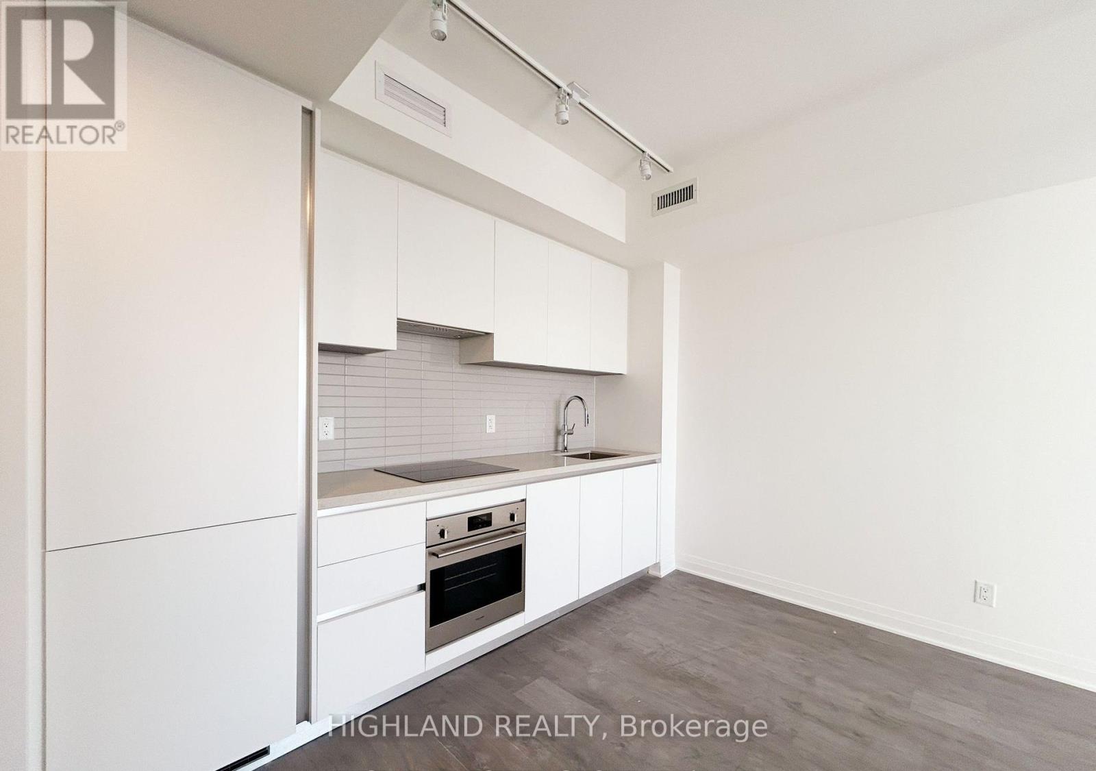 4106 - 4015 The Exchange Street, Mississauga, Ontario  L5B 0N9 - Photo 4 - W12543590