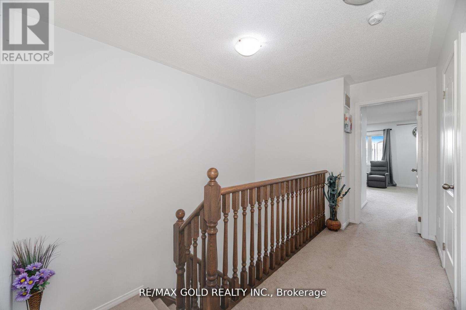 62 Valley Lane, Caledon, Ontario  L7C 4A7 - Photo 18 - W12543608