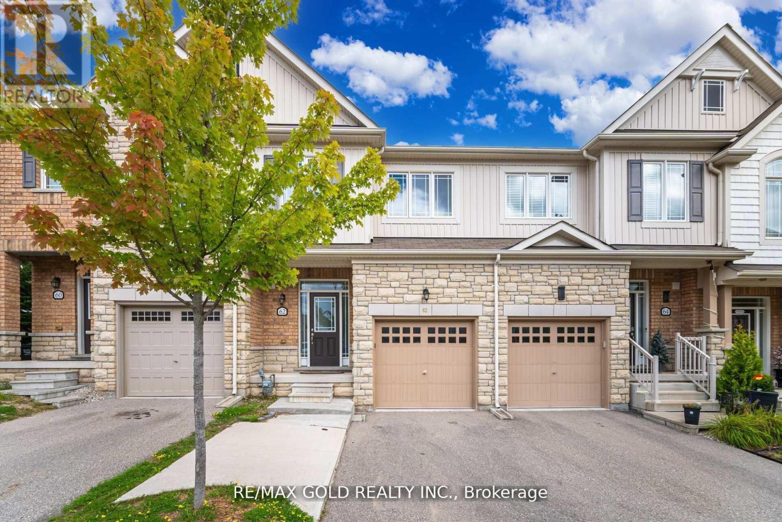 62 Valley Lane, Caledon, Ontario  L7C 4A7 - Photo 3 - W12543608