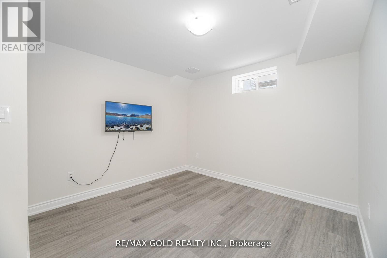 62 Valley Lane, Caledon, Ontario  L7C 4A7 - Photo 32 - W12543608