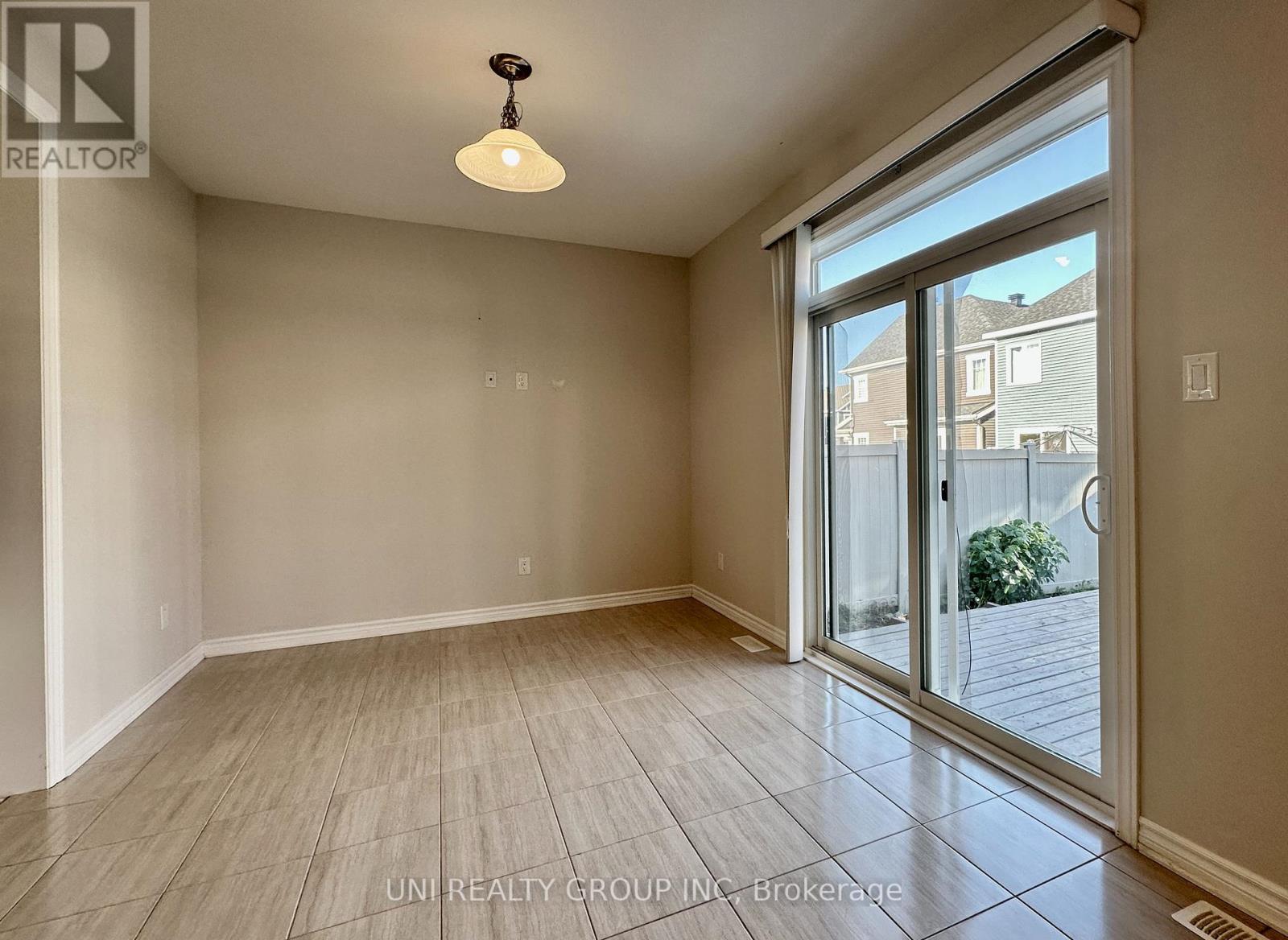 514 Honeylocust Avenue, Ottawa, Ontario  K2V 0K9 - Photo 15 - X12445528