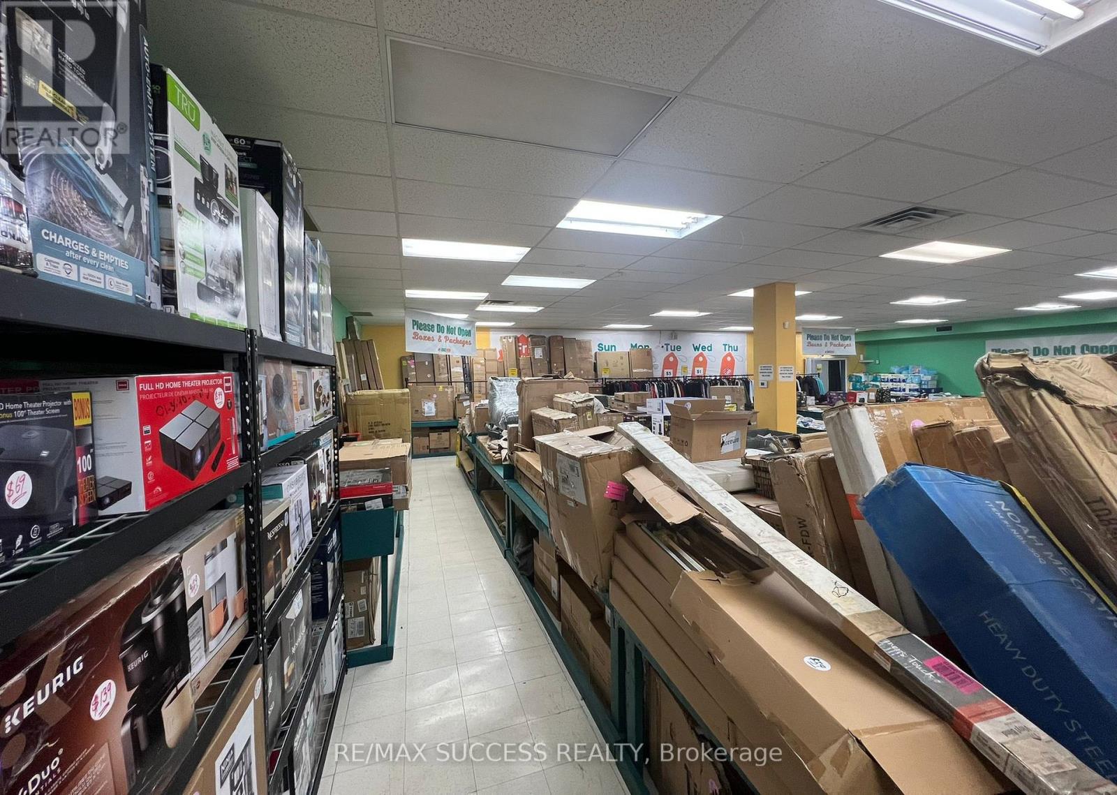 9 - 120 Welland Avenue, St. Catharines, Ontario  L2R 2N4 - Photo 2 - X12543610