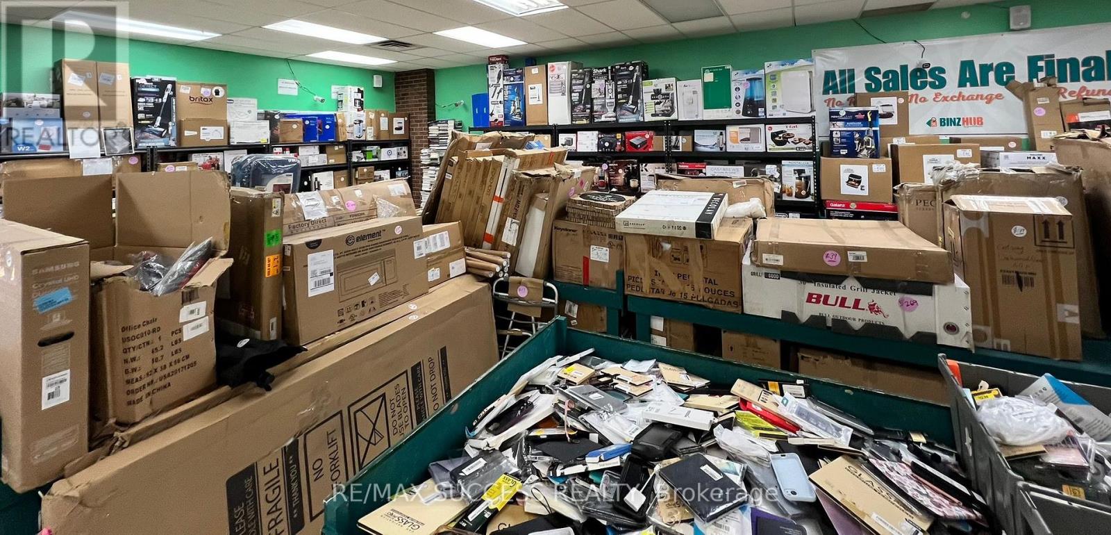 9 - 120 Welland Avenue, St. Catharines, Ontario  L2R 2N4 - Photo 5 - X12543610