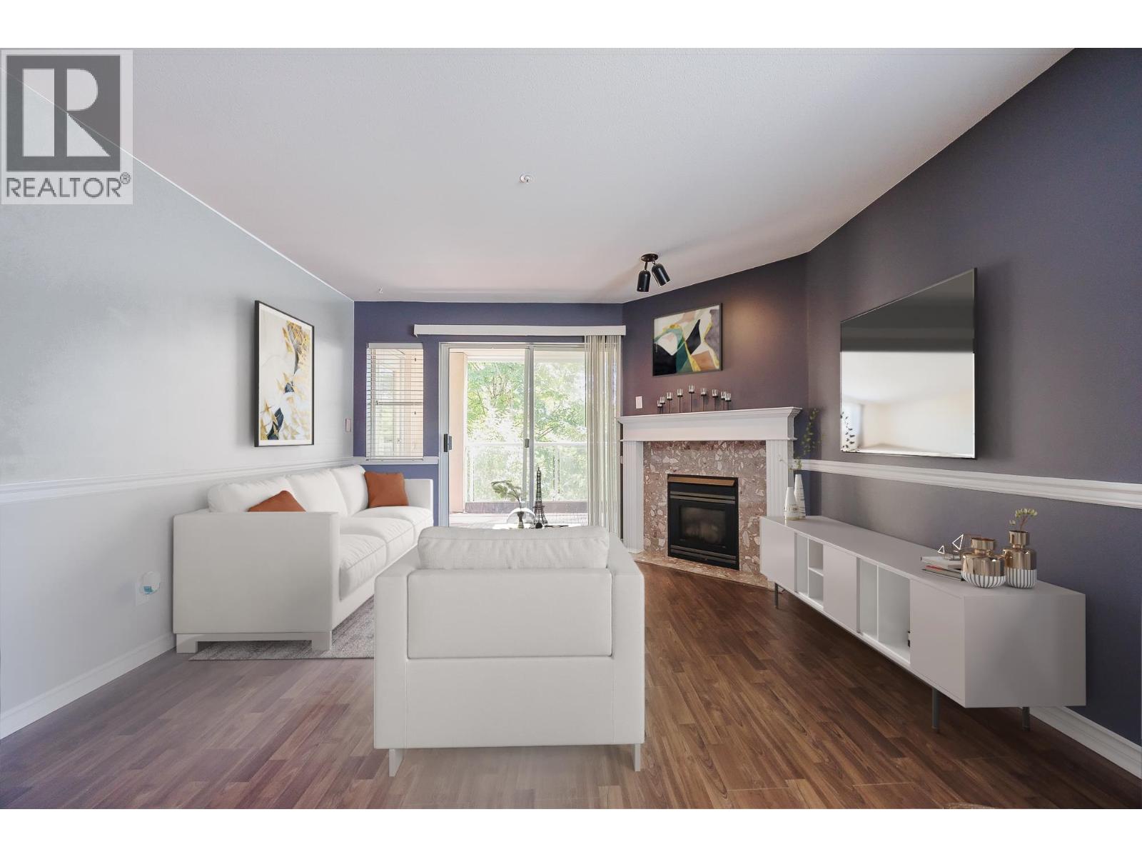 201 22722 Lougheed Highway, Maple Ridge, British Columbia  V2X 2V6 - Photo 1 - R3067395