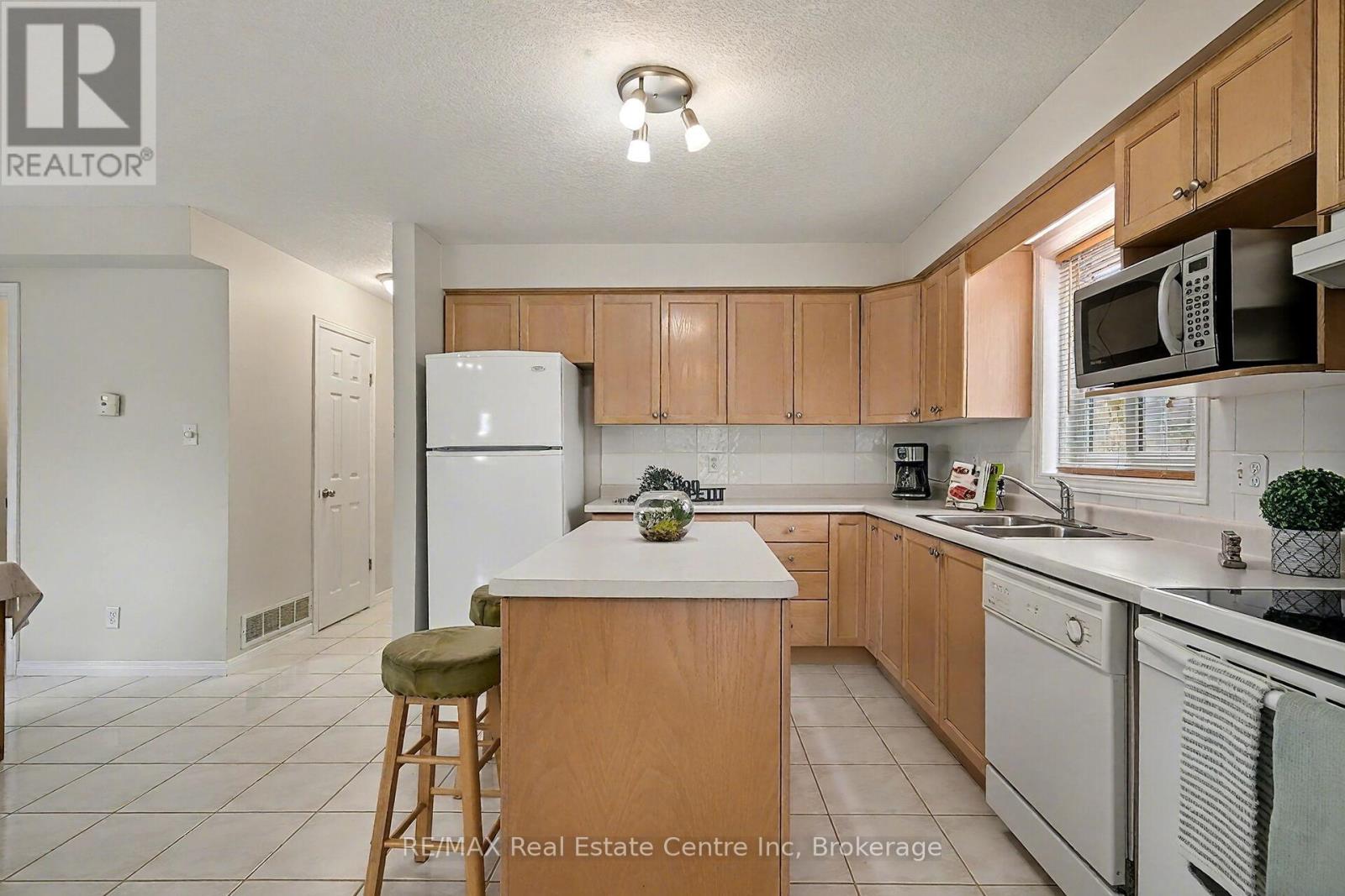 31 Gibb Street, Cambridge, Ontario  N3C 4C2 - Photo 10 - X12543646