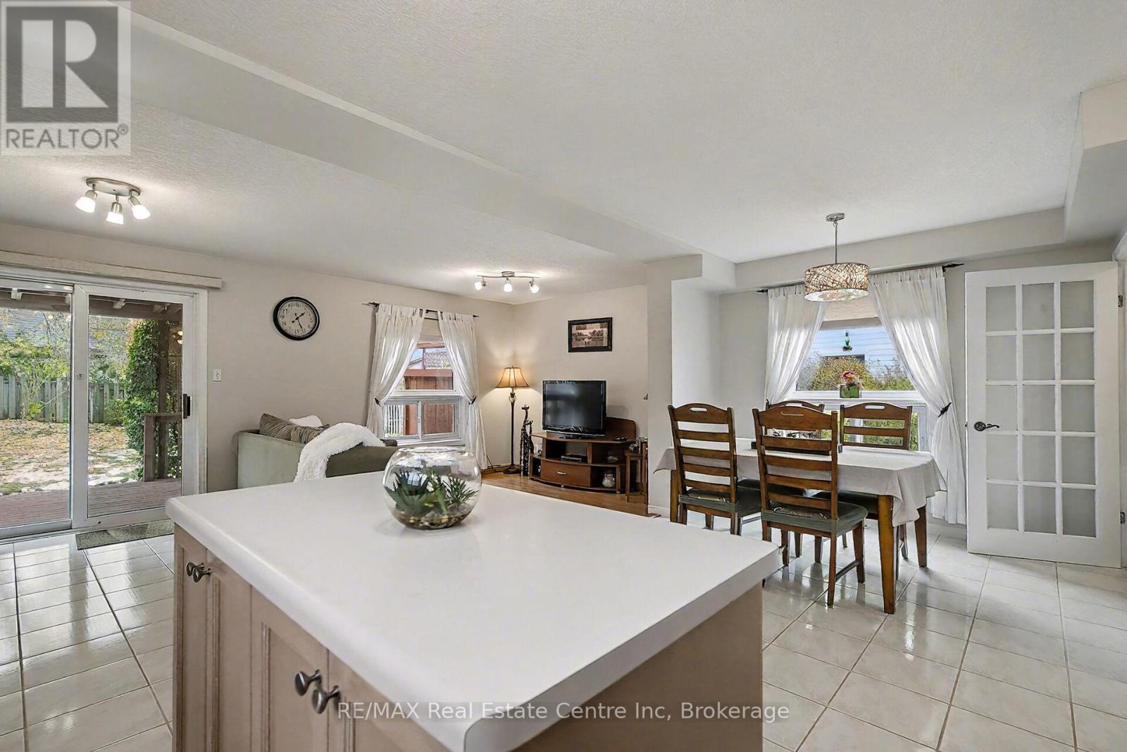 31 Gibb Street, Cambridge, Ontario  N3C 4C2 - Photo 6 - X12543646