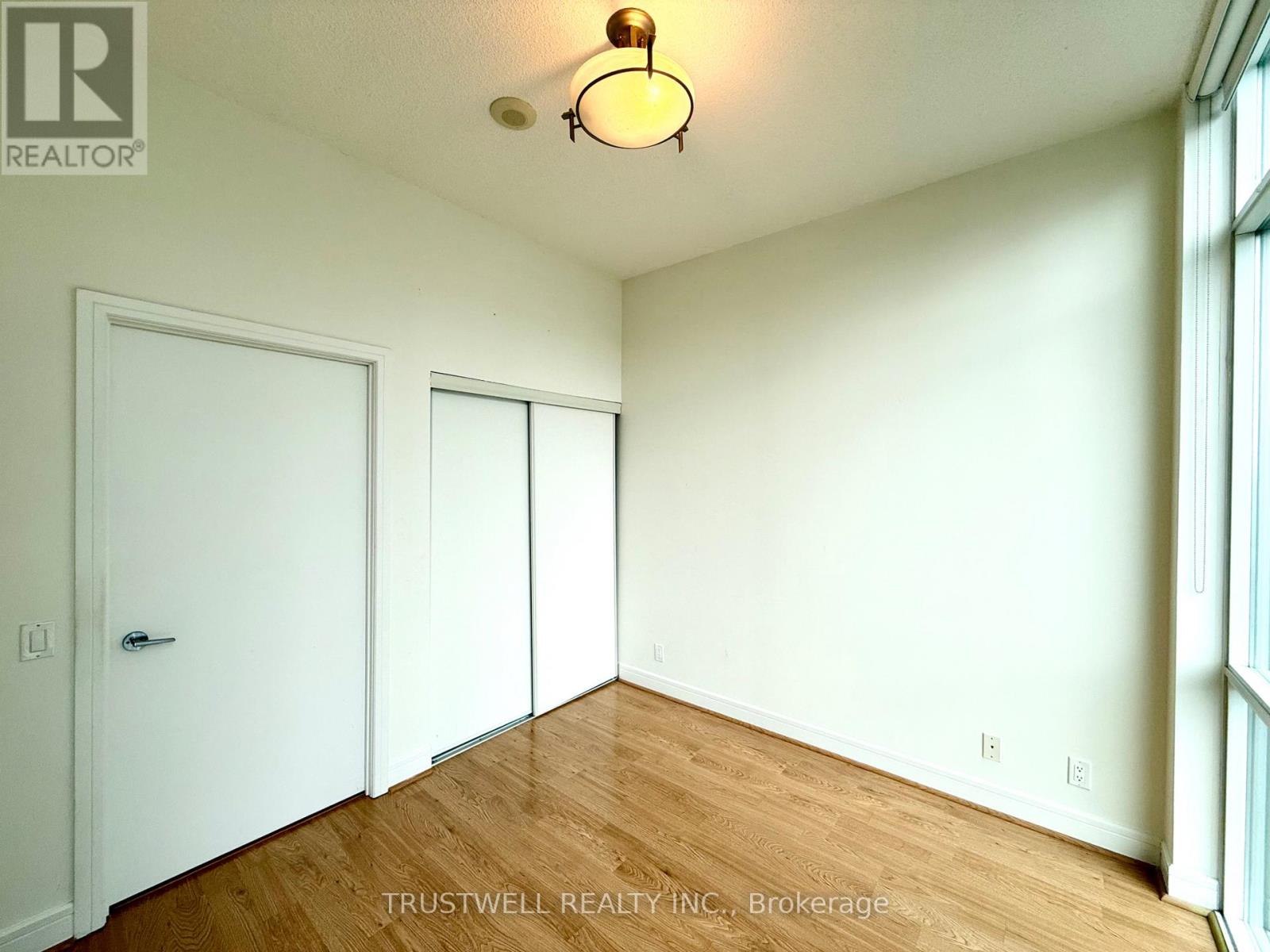 S812 - 112 George Street, Toronto, Ontario  M5A 4P8 - Photo 2 - C12543636