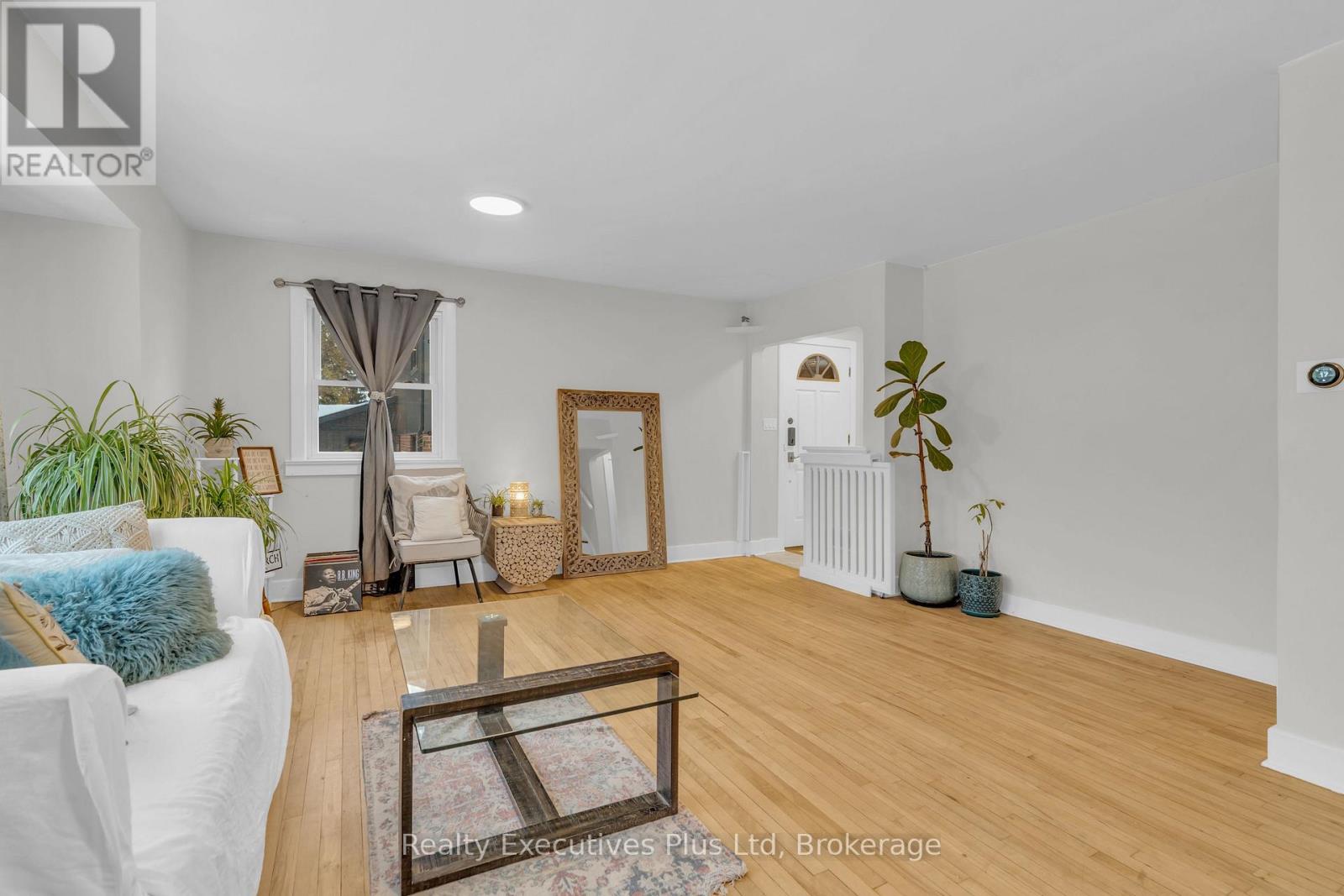 20 Summit Crescent, Guelph, Ontario N1H 1S3 - Photo 11 - X12543660