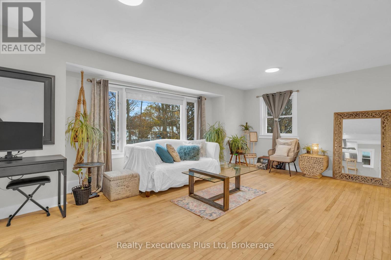 20 Summit Crescent, Guelph, Ontario N1H 1S3 - Photo 12 - X12543660