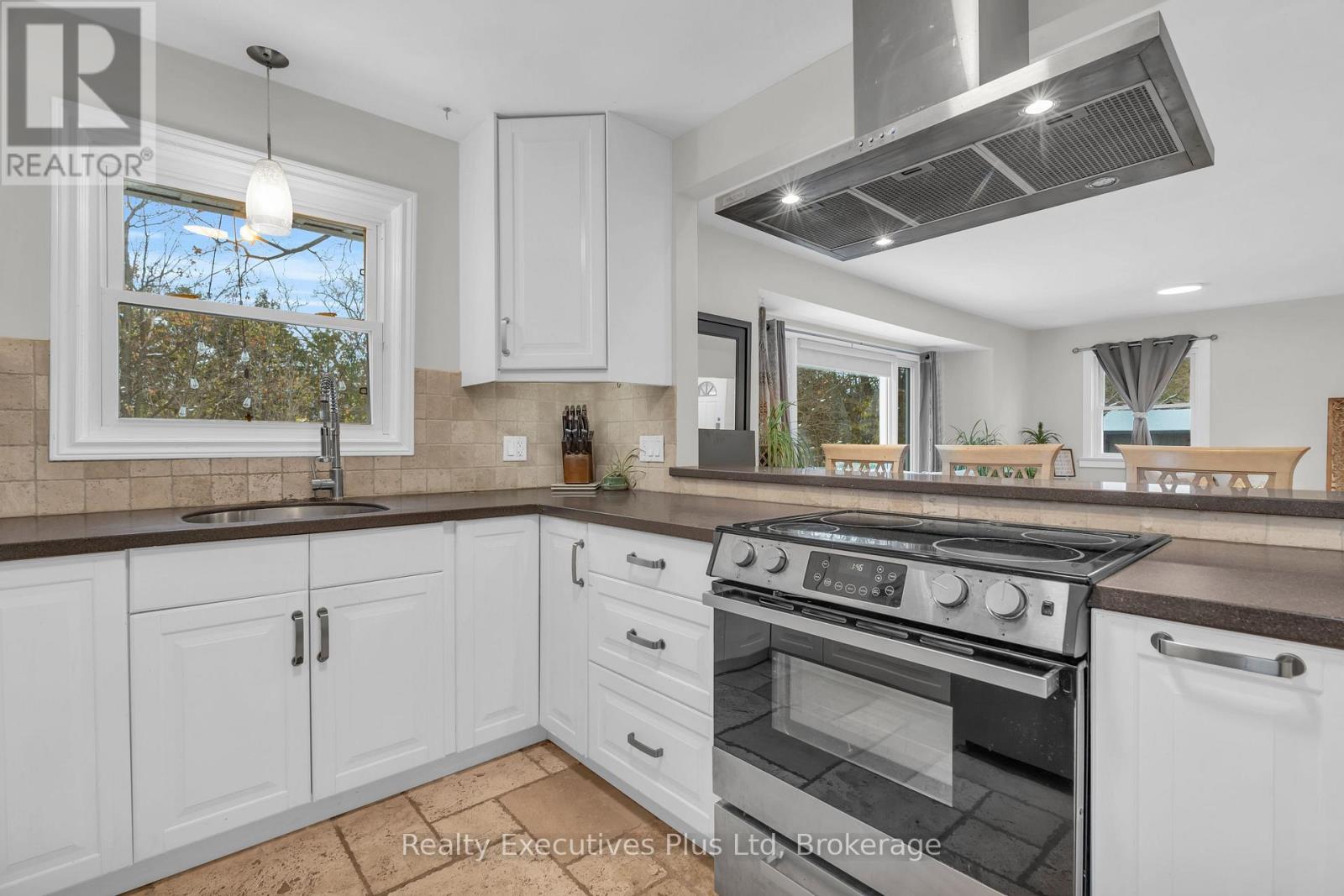 20 Summit Crescent, Guelph, Ontario N1H 1S3 - Photo 14 - X12543660