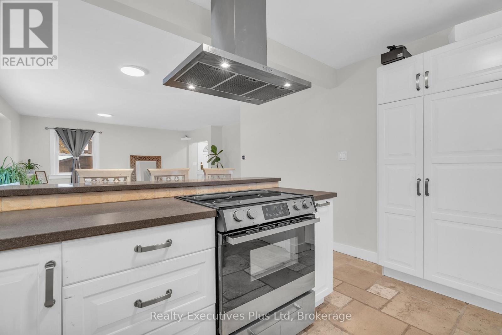 20 Summit Crescent, Guelph, Ontario N1H 1S3 - Photo 15 - X12543660