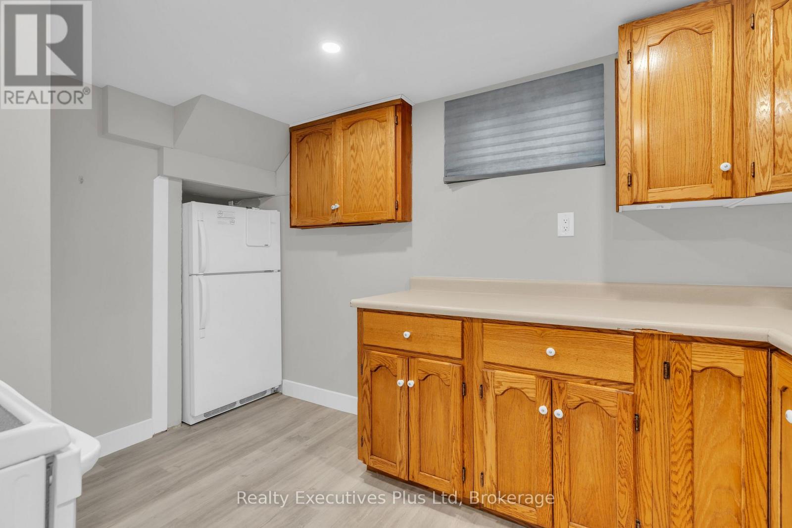 20 Summit Crescent, Guelph, Ontario N1H 1S3 - Photo 29 - X12543660