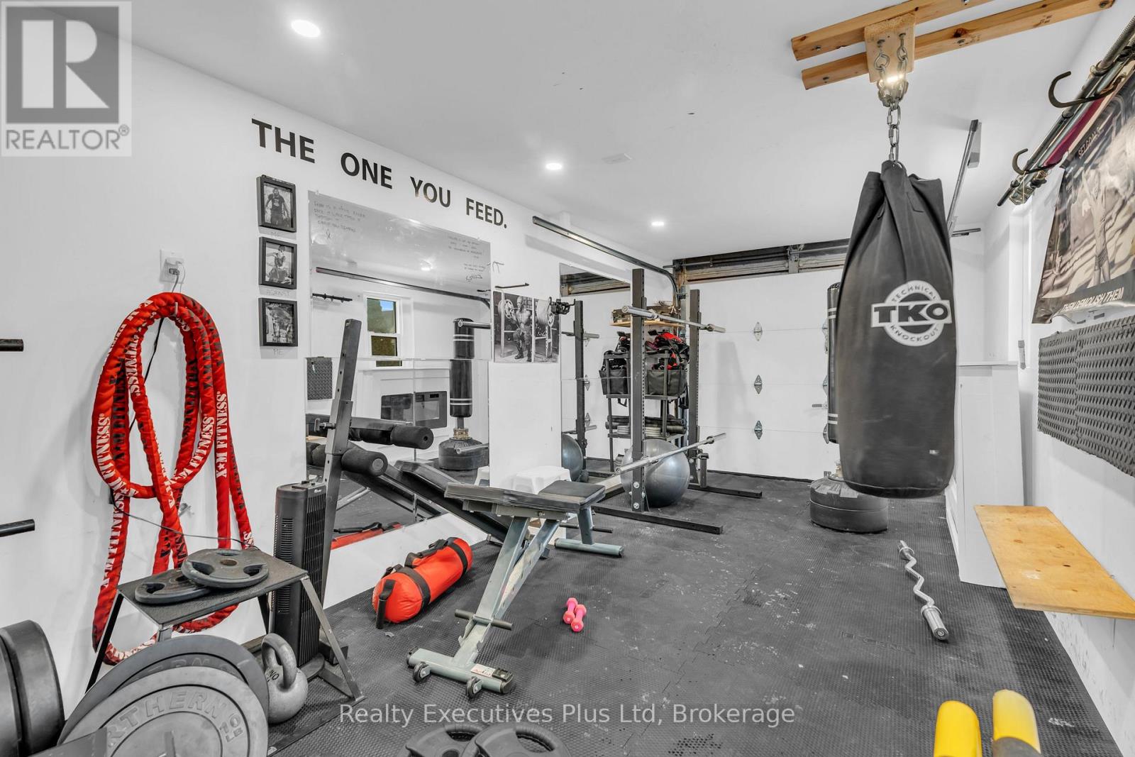 20 Summit Crescent, Guelph, Ontario N1H 1S3 - Photo 33 - X12543660