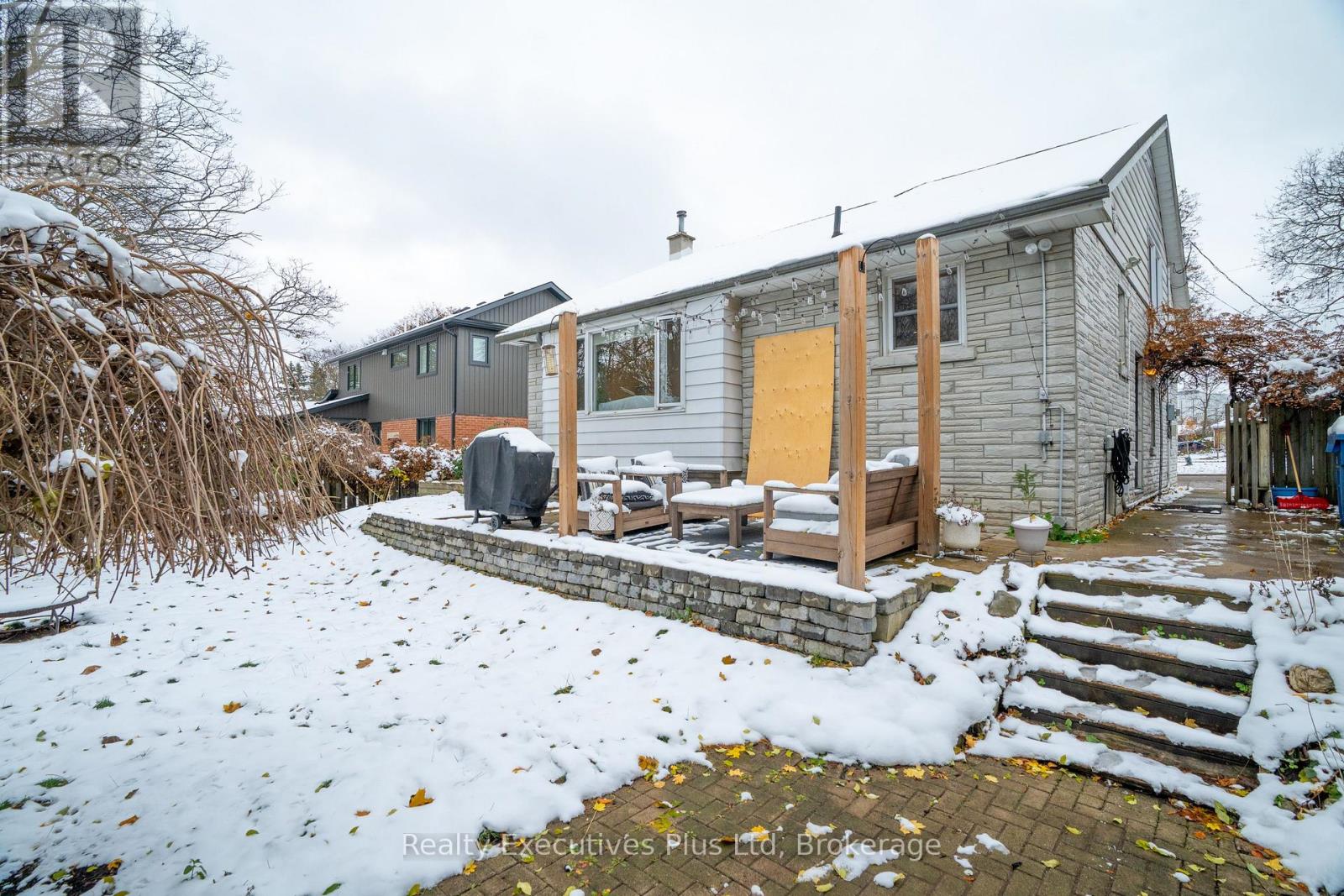 20 Summit Crescent, Guelph, Ontario N1H 1S3 - Photo 37 - X12543660