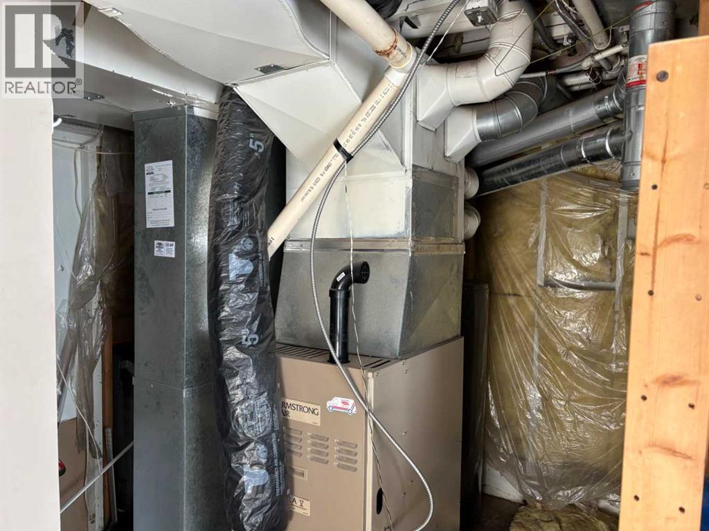 2111 Halifax Crescent Nw, Calgary, Alberta  T2M 4C8 - Photo 35 - A2211175