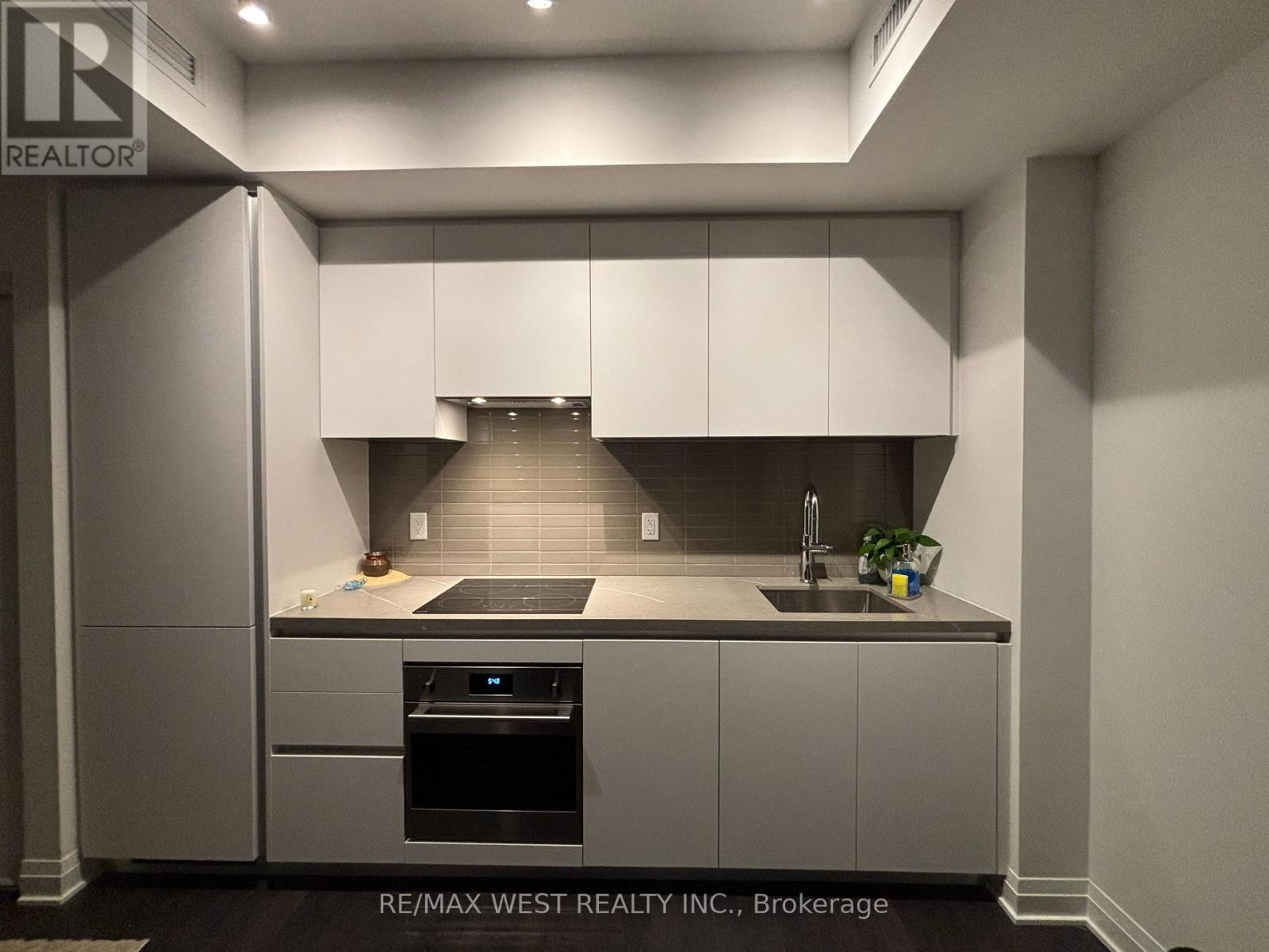 2906 - 4015 The Exchange, Mississauga, Ontario  L5B 0N9 - Photo 3 - W12543634