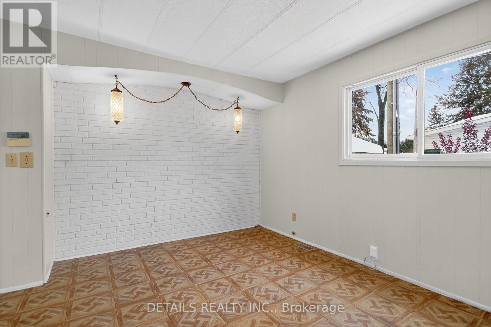 9 Maplewood Avenue, Beckwith, Ontario K7C 3P1 - Photo 10 - X12543684