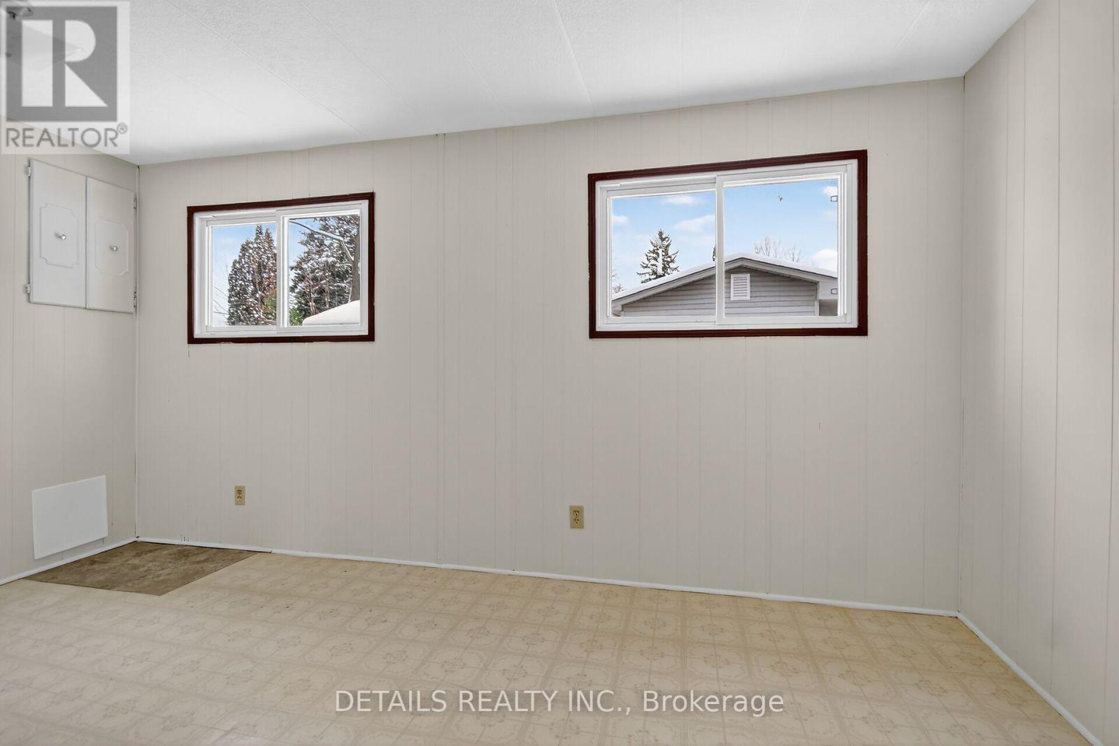 9 Maplewood Avenue, Beckwith, Ontario K7C 3P1 - Photo 17 - X12543684