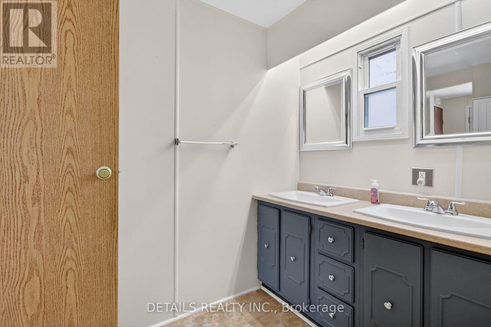 9 Maplewood Avenue, Beckwith, Ontario K7C 3P1 - Photo 19 - X12543684