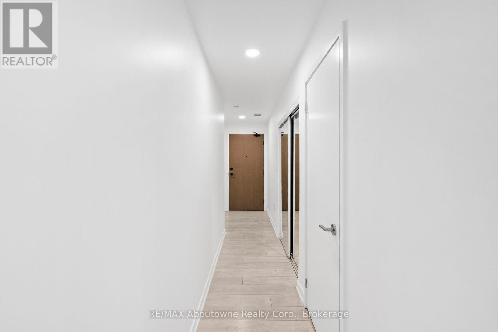 1611 - 225 Sumach Street, Toronto, Ontario  M5A 0P8 - Photo 2 - C12543674