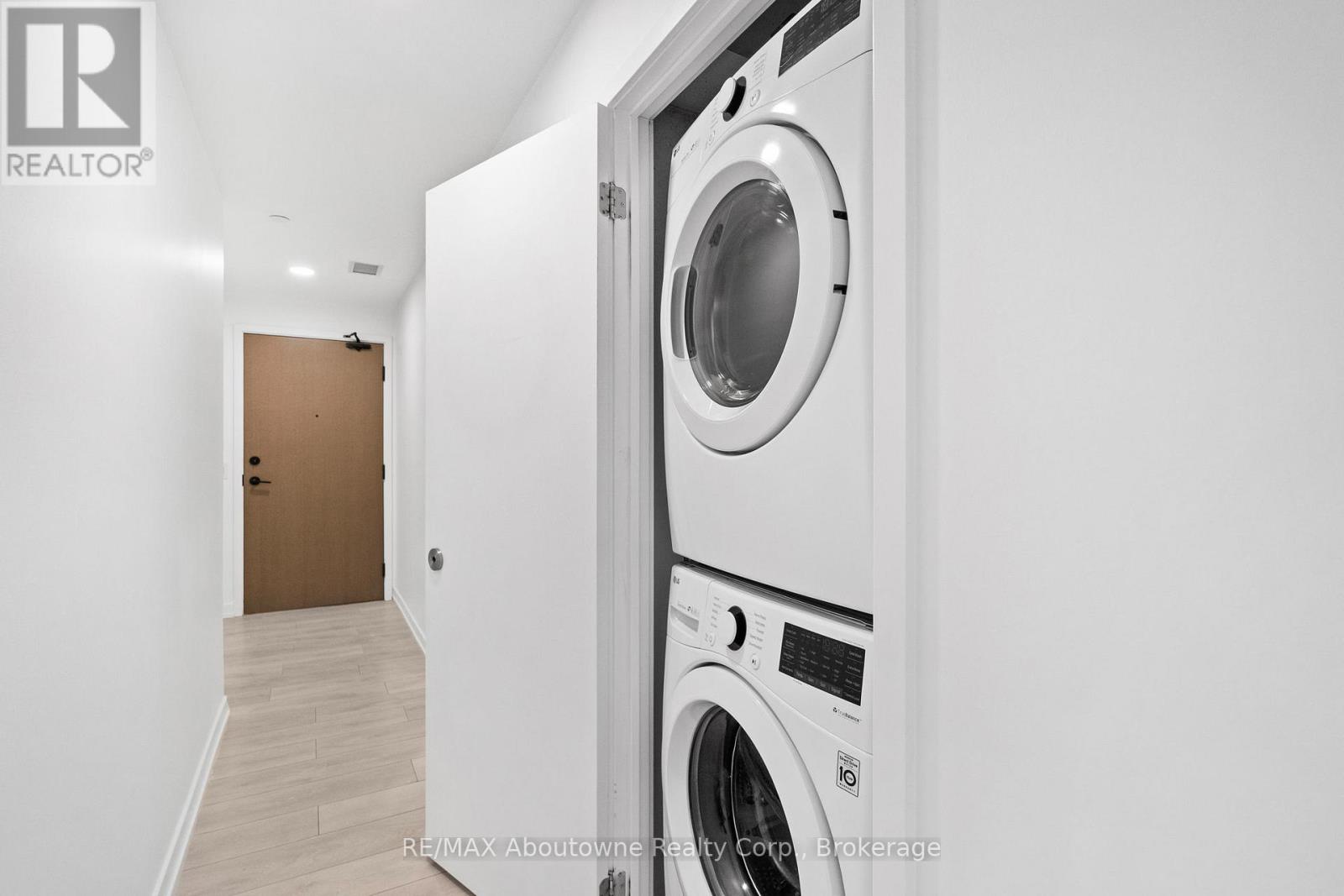 1611 - 225 Sumach Street, Toronto, Ontario  M5A 0P8 - Photo 3 - C12543674