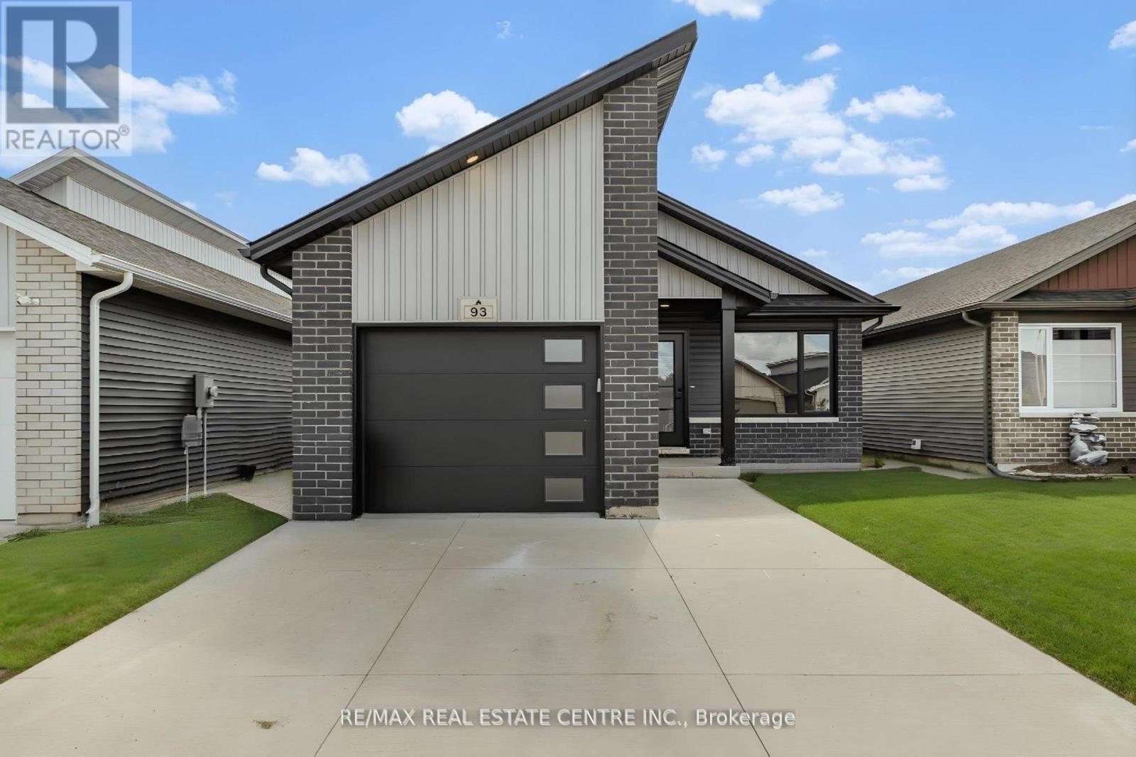 93 MOONSTONE CRESCENT, Chatham-Kent, Ontario