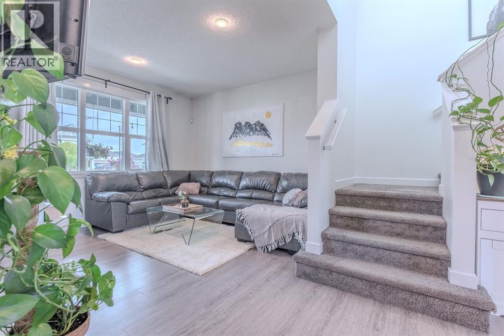 239 Sundown Road, Cochrane, Alberta  T4C 2R3 - Photo 10 - A2262360