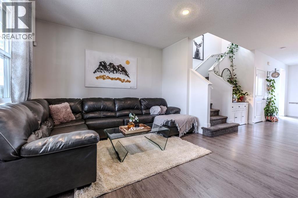 239 Sundown Road, Cochrane, Alberta  T4C 2R3 - Photo 7 - A2262360