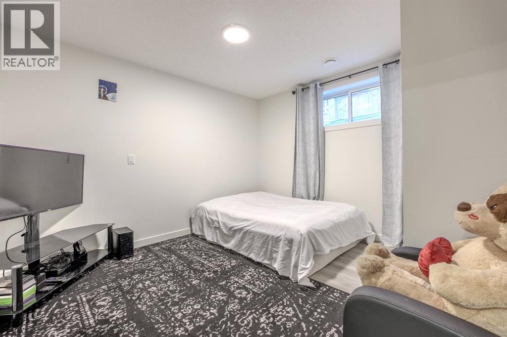 239 Sundown Road, Cochrane, Alberta  T4C 2R3 - Photo 21 - A2262360