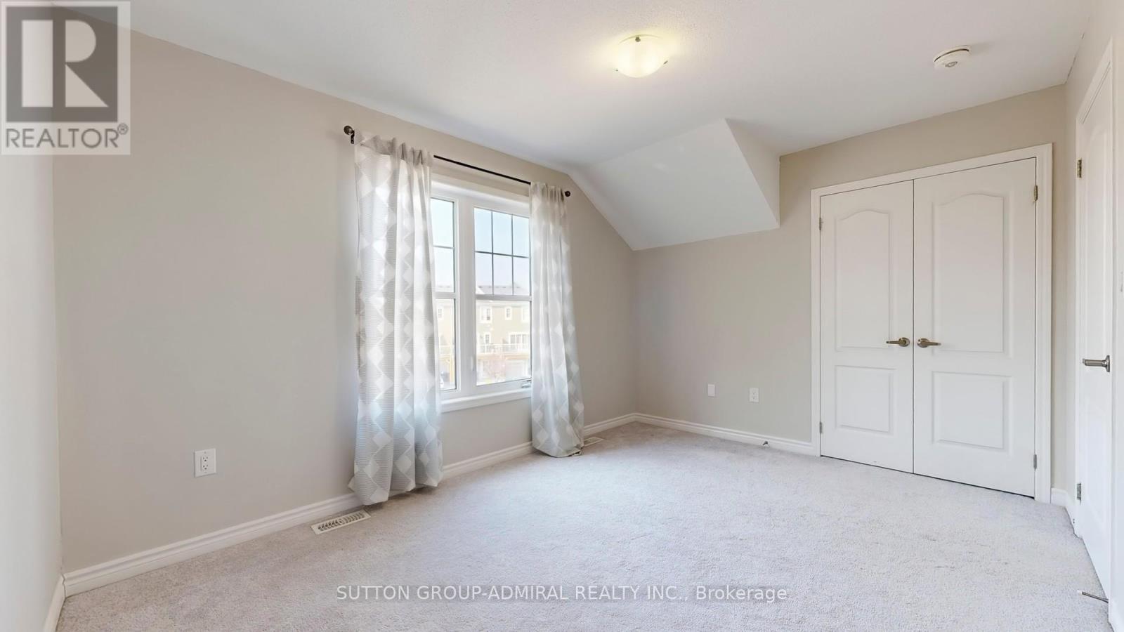 38 Surf Drive, Wasaga Beach, Ontario  L9Z 0J4 - Photo 11 - S12344381