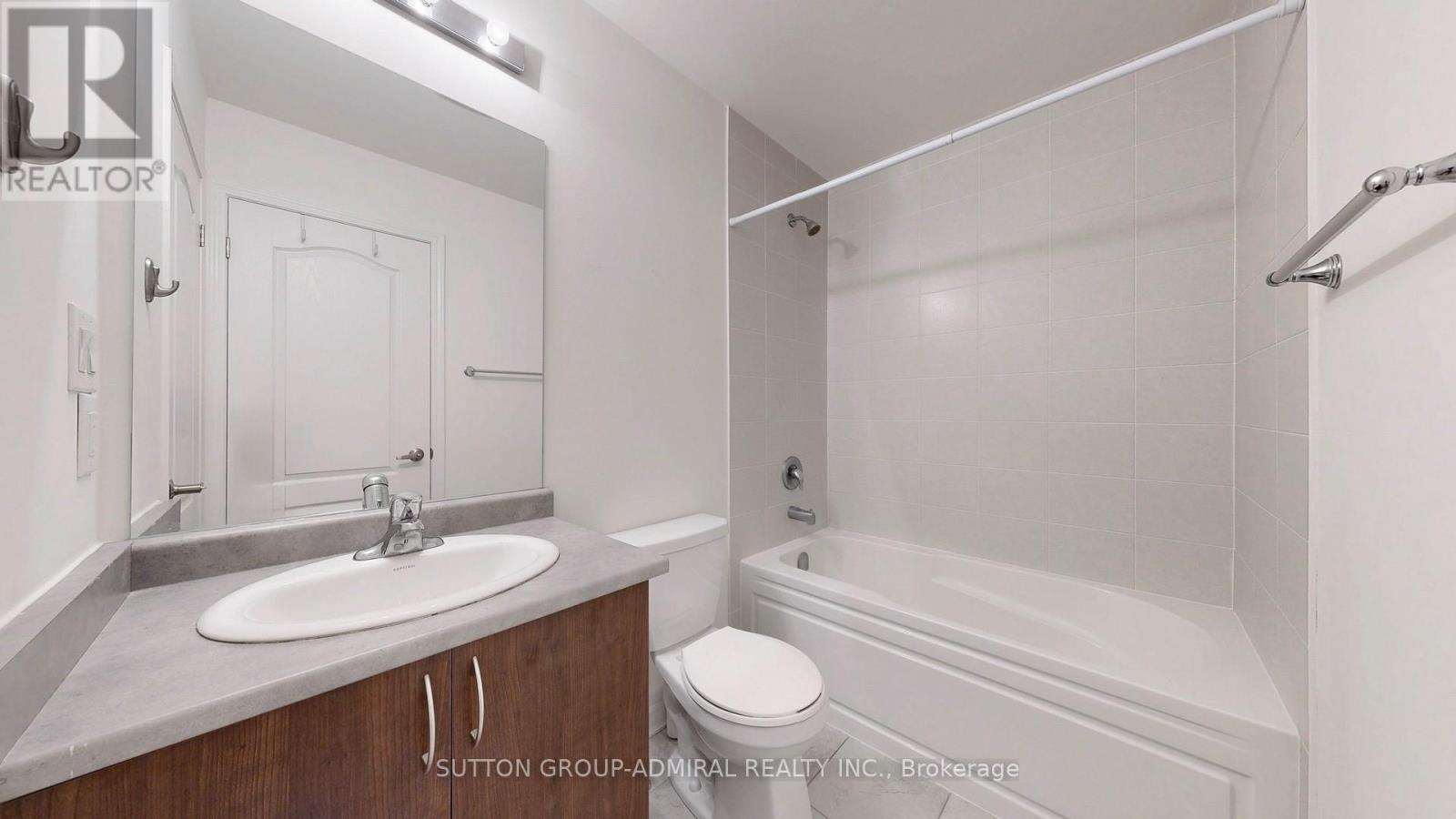 38 Surf Drive, Wasaga Beach, Ontario  L9Z 0J4 - Photo 15 - S12344381