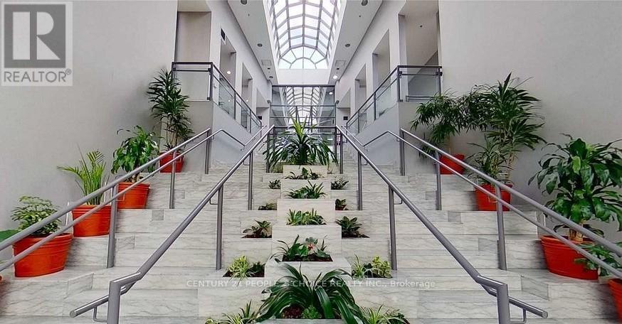 605 - 1 Hickory Tree Drive, Toronto, Ontario  M9N 3W4 - Photo 3 - W12543422