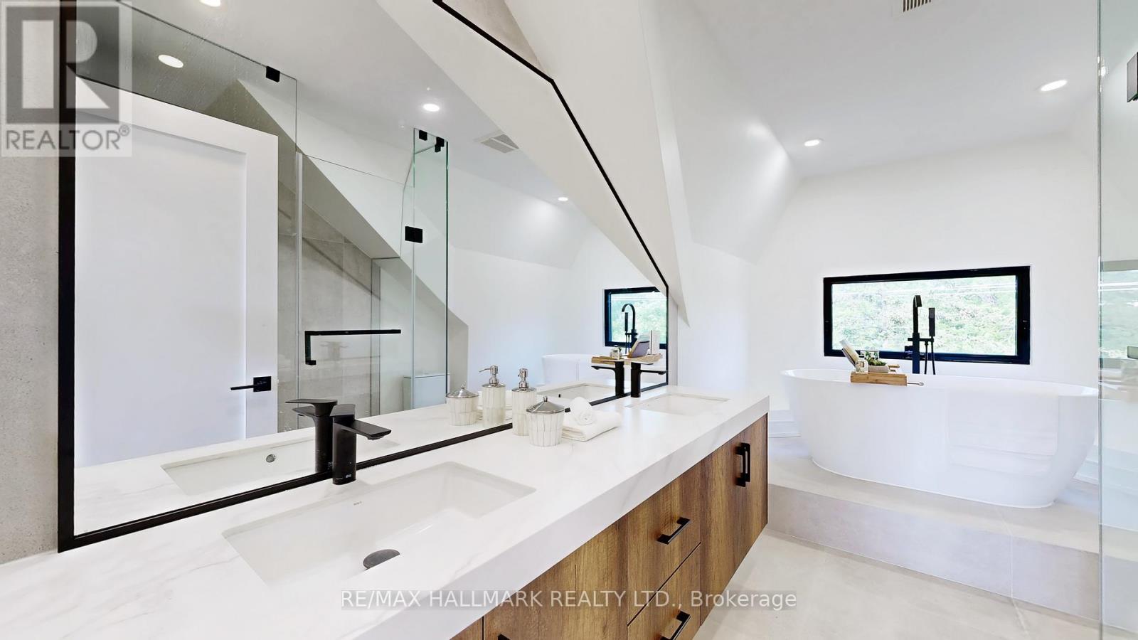 122 Crawford Street, Toronto, Ontario  M6J 2V4 - Photo 26 - C12543702