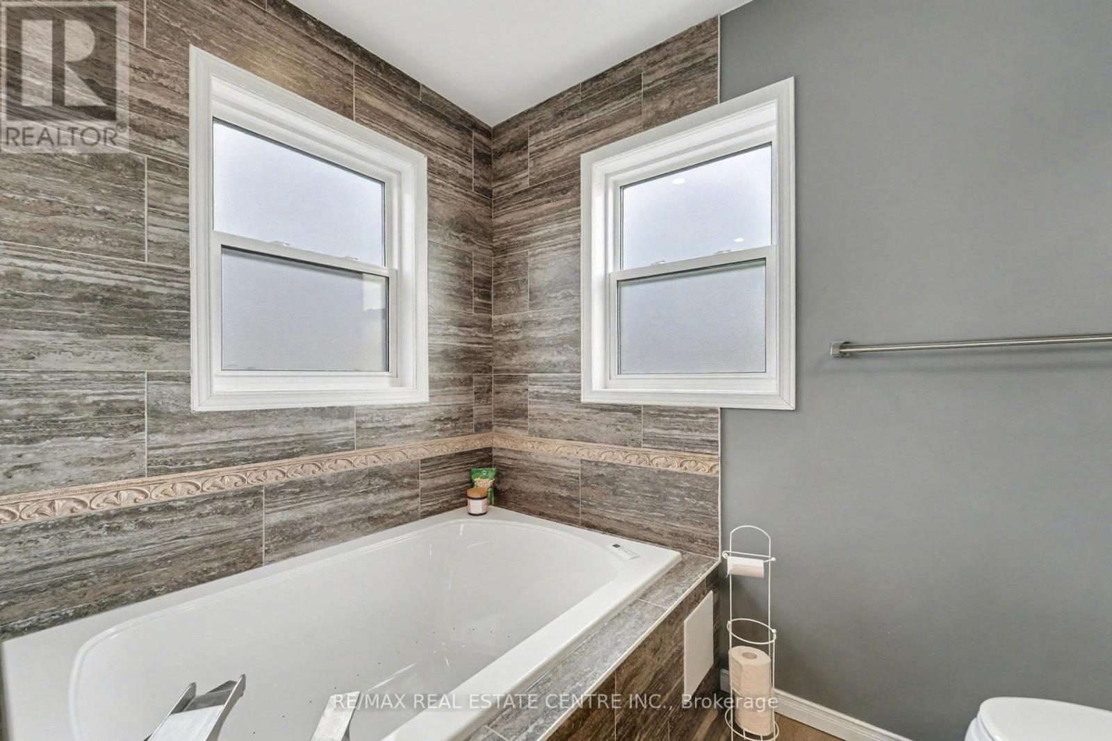 56 Vanguard Drive, Whitby, Ontario  L1M 2N8 - Photo 23 - E12543682