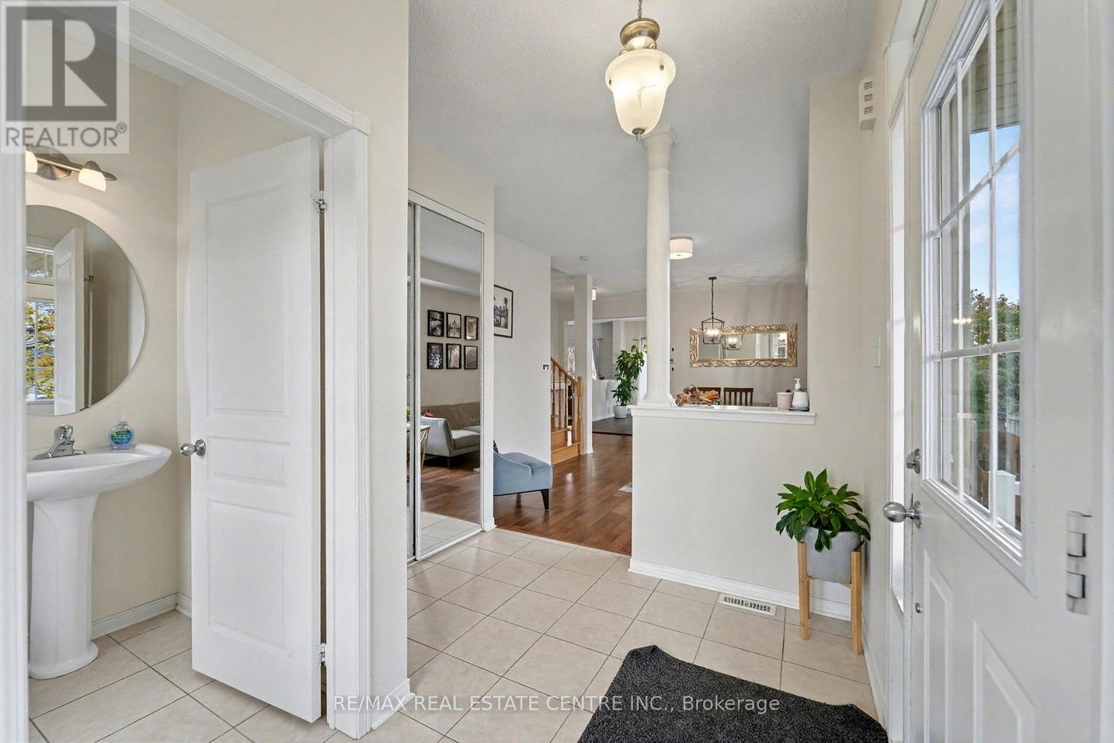 56 Vanguard Drive, Whitby, Ontario  L1M 2N8 - Photo 6 - E12543682