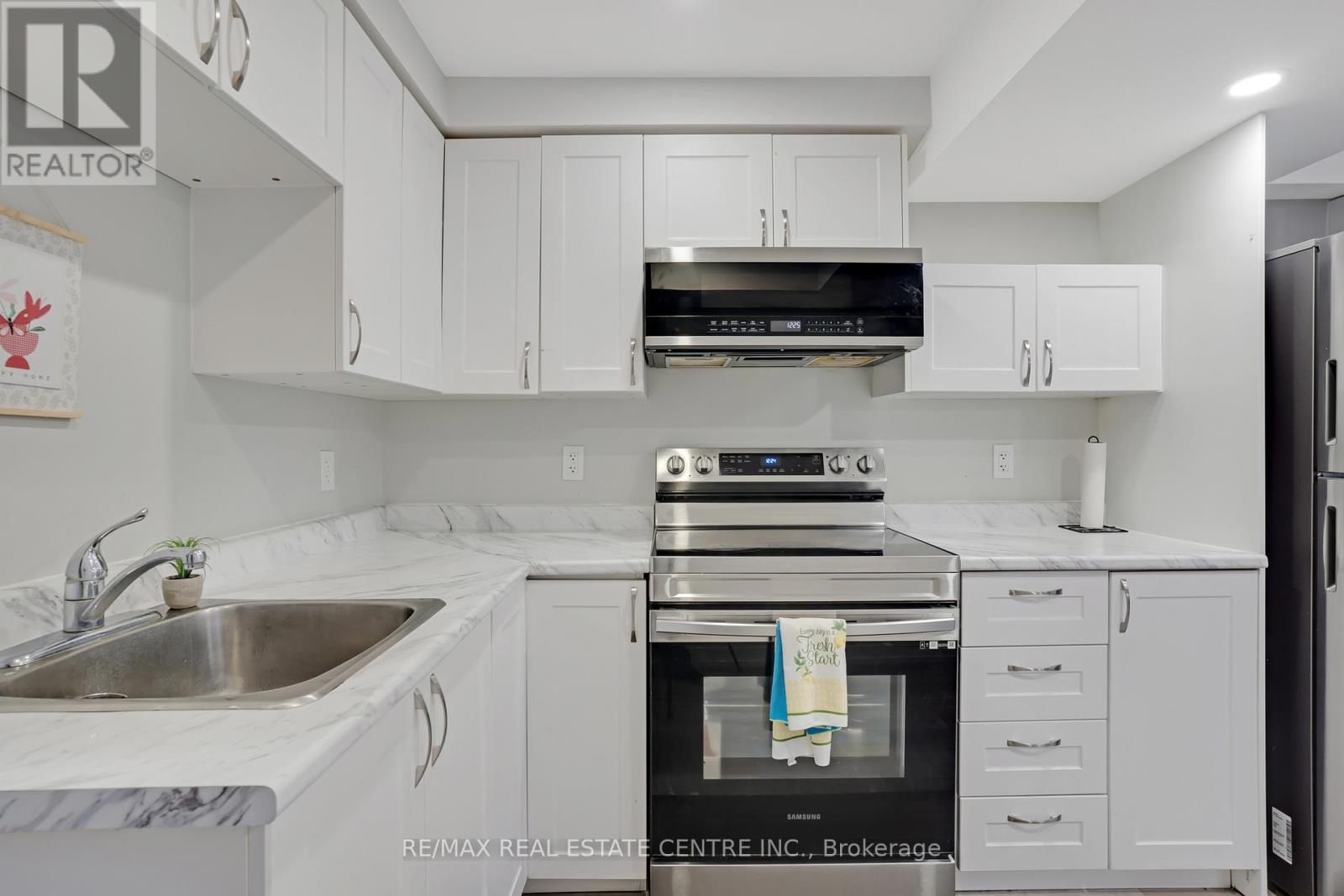 46 Stillwater Street, Kitchener, Ontario  N2A 0J1 - Photo 41 - X12542816